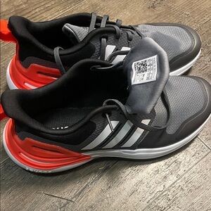 Adidas Men's Gray and Red Athletic Shoes youth 3.5